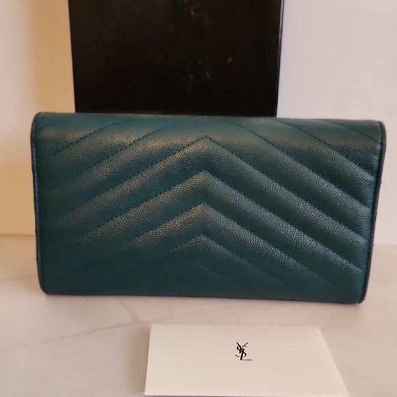 Yves Saint Laurent Peacock Chevron Cassandra Leather Wallet W/Silver Hardware - Picture 5 of 15